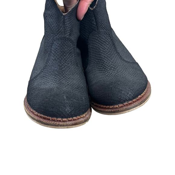 Anthropologie Schuler & Sons Philadelphia Wedge Booties Boots Embossed Black 7.5 - Picture 2 of 9